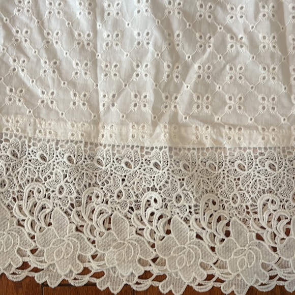 NWT Isaac Mizrahi White Embroidered Skirt with Elastic Waist and Lace/Size Large - Picture 2 of 8